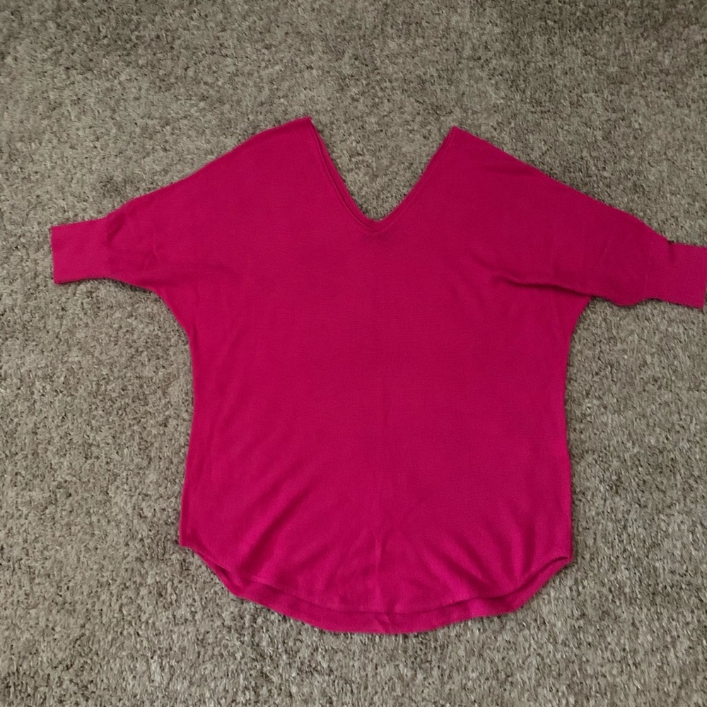 3/4 sleeve, v neck